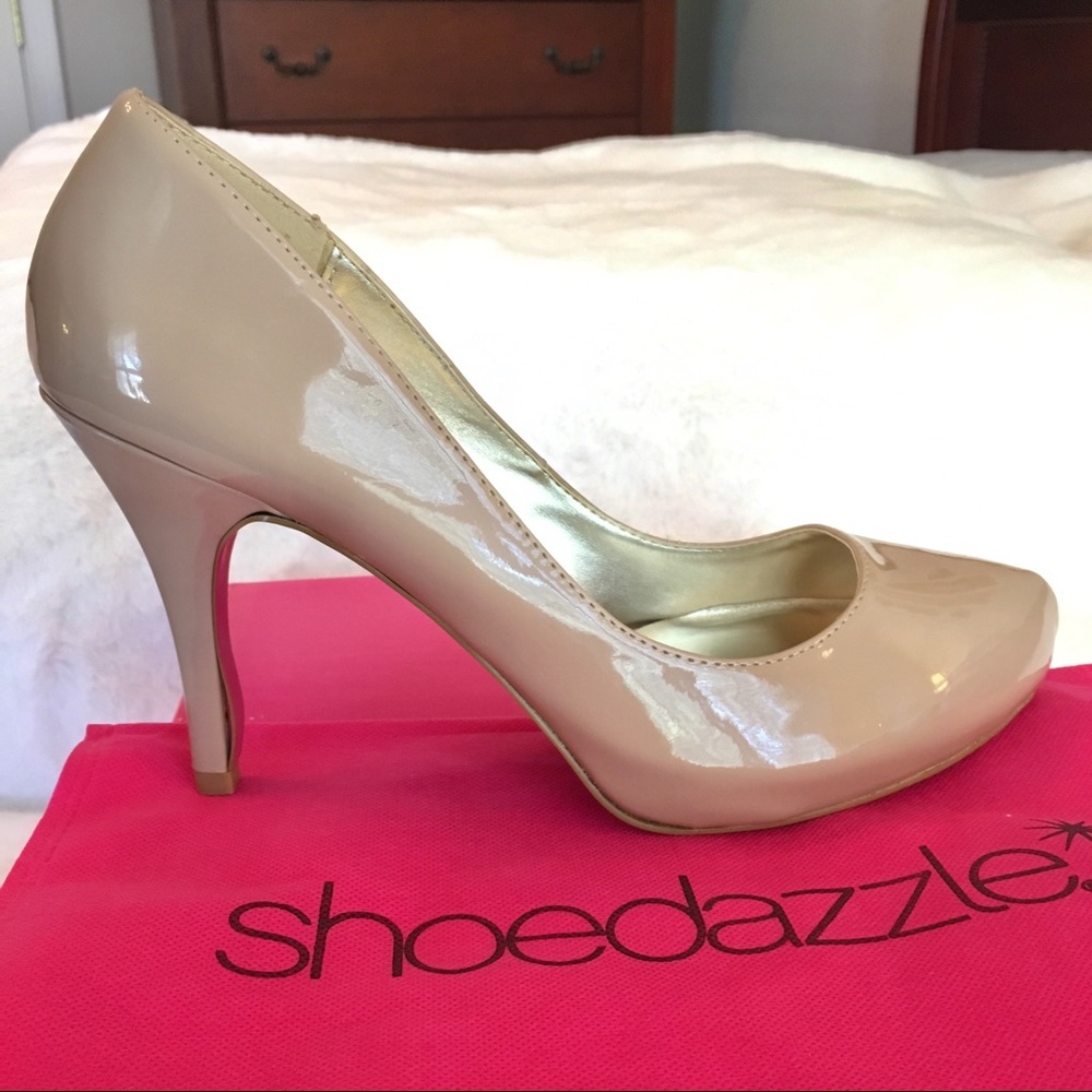 Shoedazzle “Carrington” Signature Sole heels - Picture 2 of 6